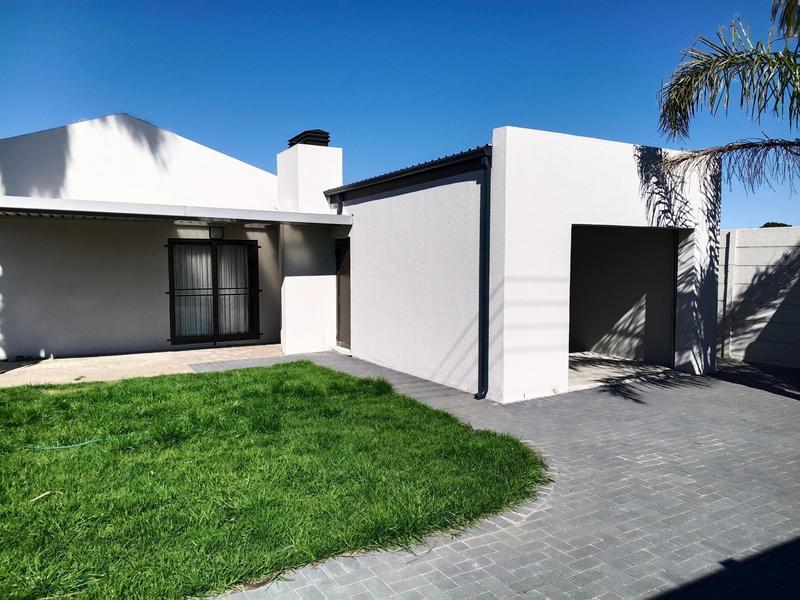 To Let 3 Bedroom Property for Rent in Peerless Park North Western Cape